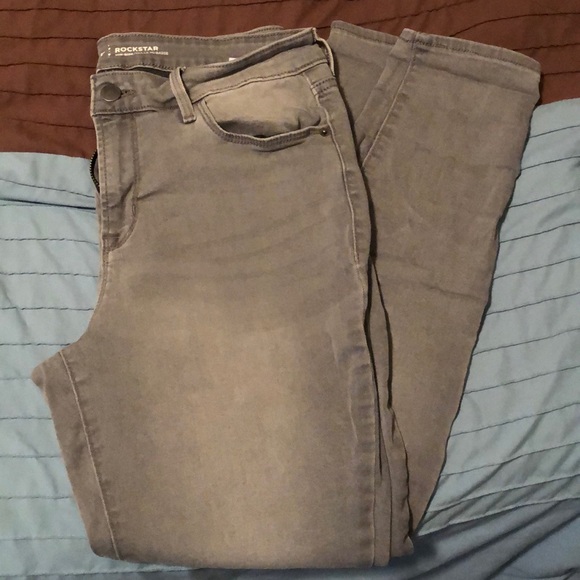 Old Navy Rockstar Mid-rise gray pants - Picture 3 of 5